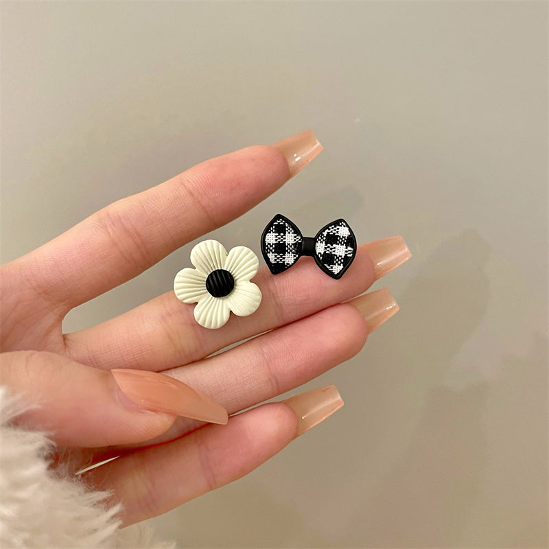 Women's French Vintage Floral Checkerboard Bow Earrings