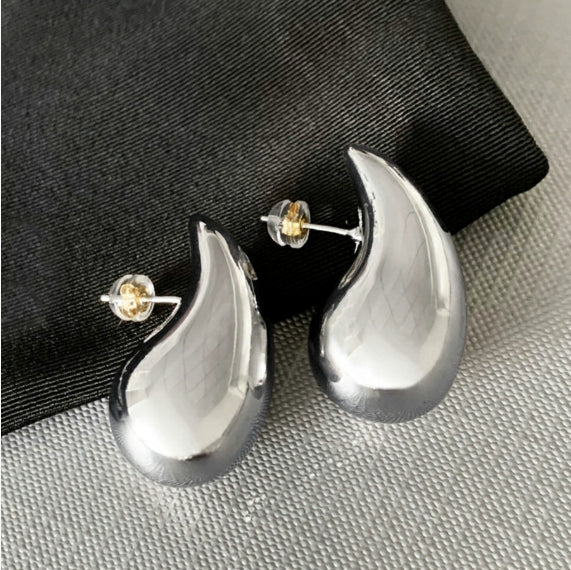 WATER DROPLET EARRING